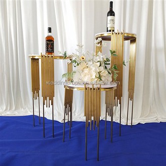 Chân đế bằng vàng