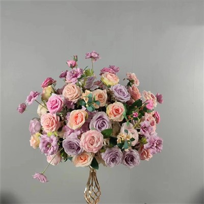 Đồ trang trí đám cưới màu hoa cà
