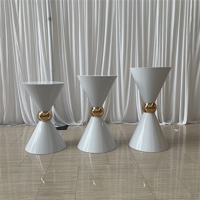 Đế bánh kim loại